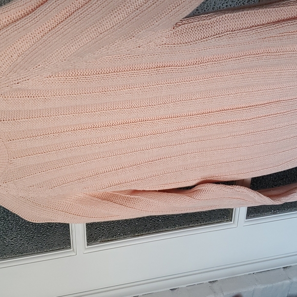 Saks Fifth Avenue sweater - Picture 4 of 6